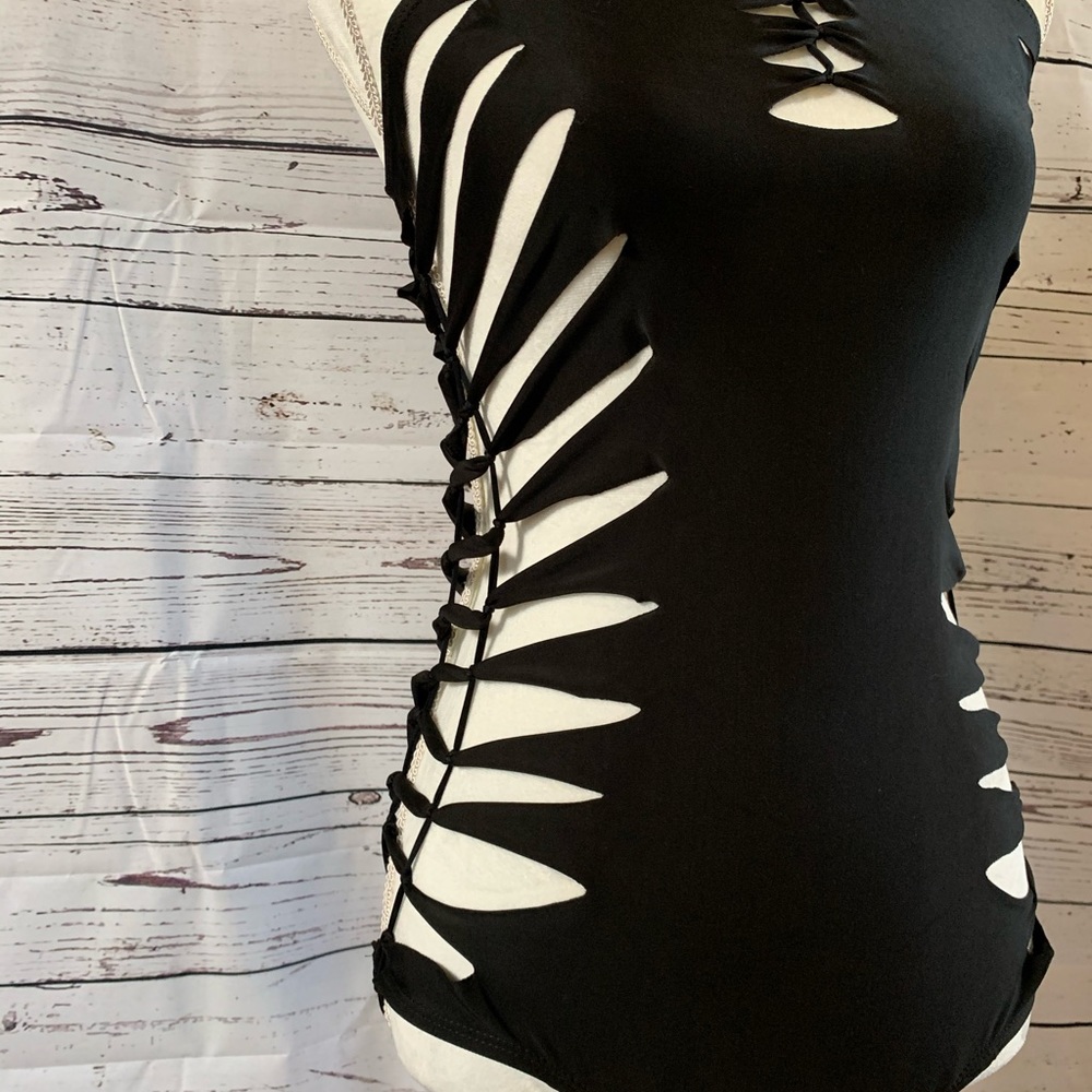 NWOT Black ripped swim suit XXL fits like Medium